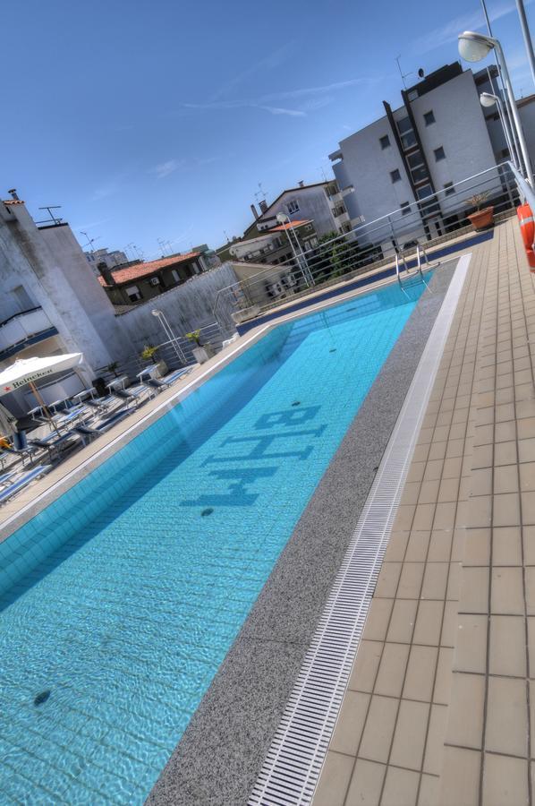 Hotel Blue Marine Lignano Sabbiadoro Exterior foto